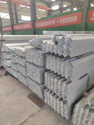 ASTM A36 A53 Q235 Q345 Acier à angle égal au carbone en fer galvanisé en forme de L