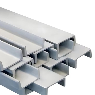 JIS Standard SS400 75x40x4x7mm U Channel Steel pour les matériaux de construction métalliques Longueur 1-12m