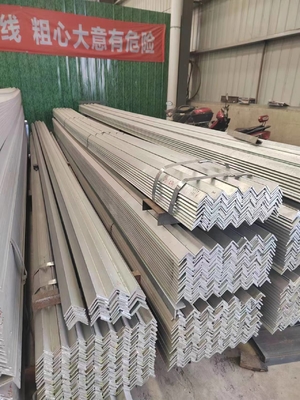 Barre d'angle en acier solide à fente pour applications structurelles série Q195-Q420