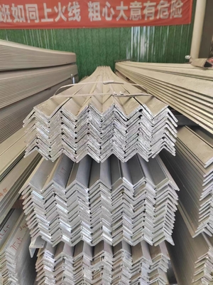 Barre d'angle en acier au carbone équivalent de la série Q195-Q420 pour ASTM A53 A36 GB Q235 Q345