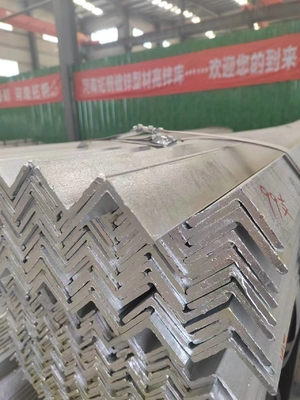 Décoiling acier à faible teneur en carbone acier d'angle pour les structures de bâtiments Facture du poids réel