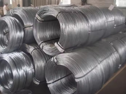Service de soudage et tolérance de ± 1% pour le fil de bobine galvanisé à chaud de 6 mm à 12 mm