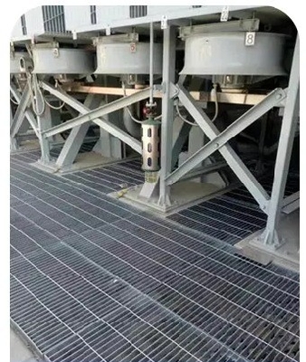 Couverture de grille en acier inoxydable pour les gouttières de drainage de tempête dans la conception de style industriel