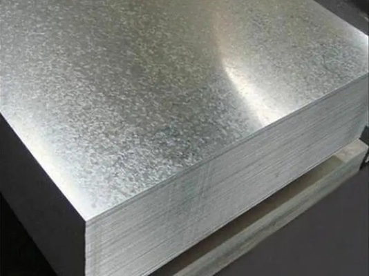 3-8 tonnes Poids de bobine GI bobine en acier galvanisé de 1,2 mm pour le matériau de construction en zinc trempé à chaud