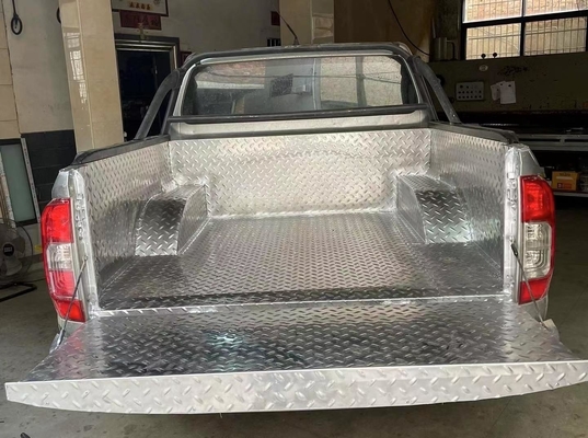Plaque d'acier de modification de voiture personnalisée avec une tolérance de ± 1% et une conception personnalisée