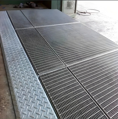 Barres de grille de revêtement de sol en acier galvanisé argenté avec certification ISO9001