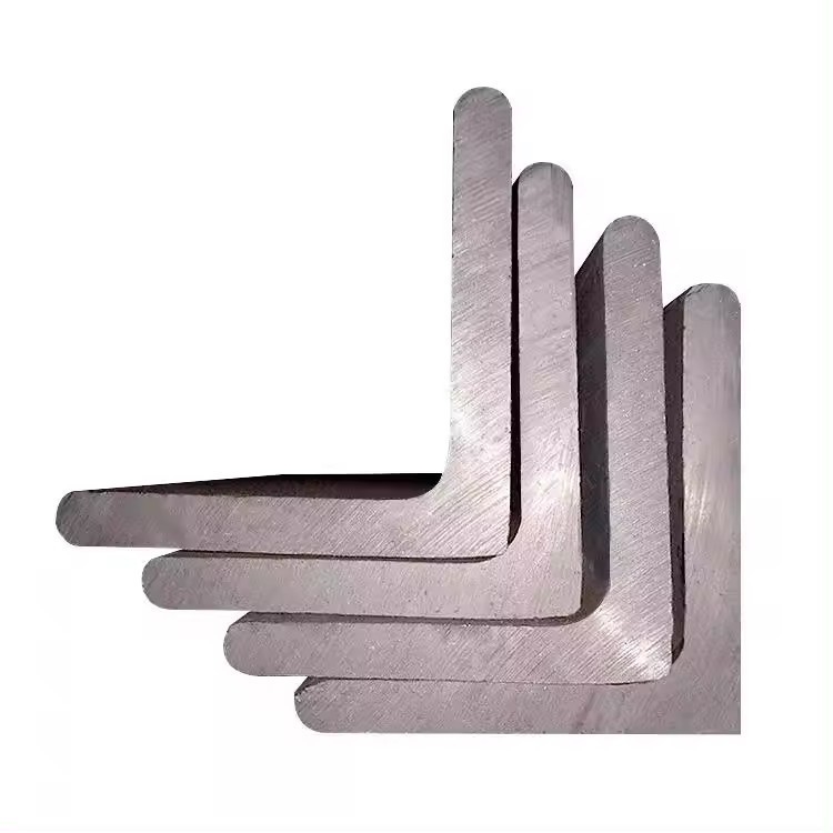 Acier d'angle à faible teneur en carbone non allié 70*5 mm destiné aux services de perforation dans les structures de bâtiments